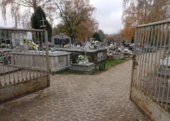 Wszystkich Świętych 2023. Cmentarze w Starachowicach