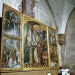 10.02.2016. Tarczek. Romański kościół świętego Idziego Opata. Tryptyk ze scenami pasyjnymi - otwarty / Jarosław Kubalski / Radio Kielce