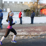 30.12.2016 Szydłów. 37 Międzynarodowe Uliczne Biegi Sylwestrowe. Bieg główny - seniorki i seniorzy. / Wojciech Habdas / Radio Kielce