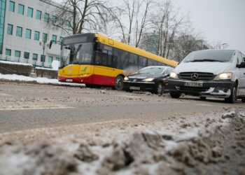 19.01.2021 Kielce. Trudne warunki na drogach / Wiktor Taszłow / Radio Kielce