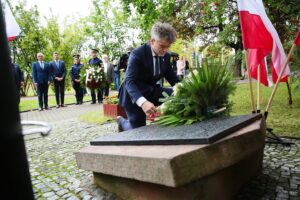 województwa, Leszek Bukowski - kielecka delegatura IPN, Krzysztof Słoń - senator, Sławomir Stachura - dyrektor Kancelarii Prezydenta Kielc, Szczepan Skorupski - sekretarz miasta Kielce / Wiktor Taszłow / Radio Kielce