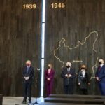 22.01.2021. Michniów. Wizyta wicepremiera Piotra Glińskiego w Mauzoleum Martyrologii Wsi Polskiej. Na zdjęciu (od lewej): Andrzej Bętkowski - marszałek województwa świętokrzyskiego, Piotr Gliński - wicepremier; minister kultury, dziedzictwa narodowego i sportu, Anna Krupka - wiceminister sportu, Krzysztof Lipiec - poseł, Agata Wojtyszek - poseł, Mateusz Szpytma – zastępca prezesa Instytutu Pamięci Narodowej, Krzysztof Słoń - senator / Wiktor Taszłow / Radio Kielce