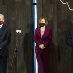 22.01.2021. Michniów. Wizyta wicepremiera Piotra Glińskiego w Mauzoleum Martyrologii Wsi Polskiej. Na zdjęciu (od lewej): Piotr Gliński - wicepremier; minister kultury, dziedzictwa narodowego i sportu, Anna Krupka - wiceminister sportu, Krzysztof Lipiec - poseł / Wiktor Taszłow / Radio Kielce