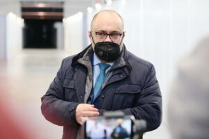 04.12.2020. Kielce. Szpital tymczasowy w Targach Kielce. Na zdjęciu: Bartosz Stemplewski - dyrektor Wojewódzkiego Szpitala Zespolonego w Kielcach / Wiktor Taszłow / Radio Kielce