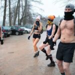 24.01.2021. Święta Katarzyna. Morsy wchodzą na Łysicę / Wiktor Taszłow / Radio Kielce