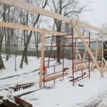 25.01.2021. Kielce. Prace przy zabytkowym murze w parku miejskim / Wiktor Taszłow / Radio Kielce