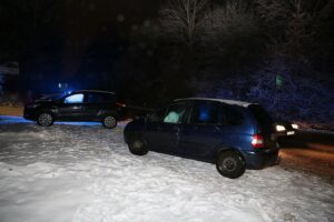 25.01.2021. Cedzyna. Zderzenie dwóch samochodów osobowych / Wiktor Taszłow / Radio Kielce