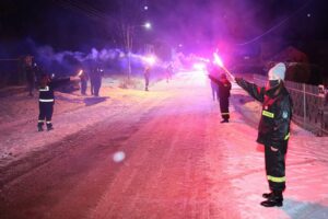 26.01.2021. Ciekoty. Przekazanie nowego wozu strażakom / Wiktor Taszłow / Radio Kielce