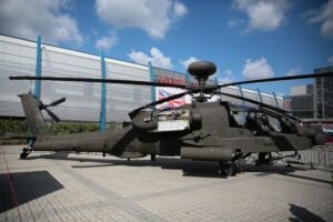 08.09.2020. Kielce. Międzynarodowy Salon Przemysłu Obronnego. Śmigłowiec szturmowy AH-64D Apache / Wiktor Taszłow / Radio Kielce