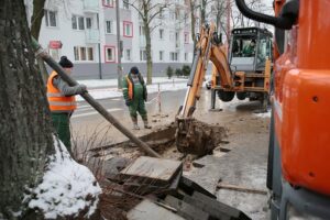 27.01.2021. Kielce. Awaria wodociągu na skrzyżowaniu ulic Marszałkowskiej i Wiśniowej / Wiktor Taszłow / Radio Kielce