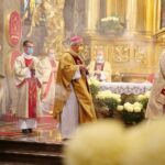 01.11.2020. Kielce. Bazylika katedralna. Msza święta. Na zdjęciu: Jan Piotrowski - biskup kielecki / Wiktor Taszłow / Radio Kielce