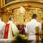 01.11.2020. Kielce. Bazylika katedralna. Msza święta. Na zdjęciu: Jan Piotrowski - biskup kielecki / Wiktor Taszłow / Radio Kielce