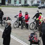 11.11.2020. Kielce. Święto Niepodległości - złożenie kwiatów pod pomnikiem Józefa Piłsudskiego na placu Wolności. / Wiktor Taszłow / Radio Kielce