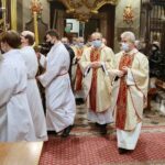 11.11.2020. Kielce. Bazylika katedralna. Msza święta. / Wiktor Taszłow / Radio Kielce