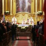 11.11.2020. Kielce. Bazylika katedralna. Msza święta. Na zdjęciu (w środku): Biskup Jan Piotrowski / Wiktor Taszłow / Radio Kielce