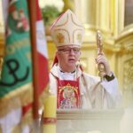 11.11.2020. Kielce. Bazylika katedralna. Msza święta. Na zdjęciu: biskup Jan Piotrowski / Wiktor Taszłow / Radio Kielce