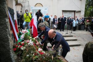 17.09.2020. Kielce. 81. rocznica agresji sowieckiej na Polskę. Na zdjęciu (w środku): Krzysztof Słoń - senator PiS i Piotr Wawrzyk - wiceminister spraw zagranicznych / Wiktor Taszłow / Radio Kielce