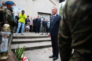 17.09.2020. Kielce. 81. rocznica agresji sowieckiej na Polskę. Na zdjęciu (w środku): Zbigniew Koniusz - wojewoda świętokrzyski / Wiktor Taszłow / Radio Kielce