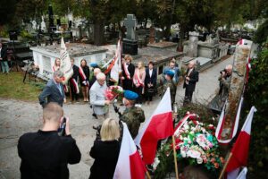 17.09.2020. Kielce. 81. rocznica agresji sowieckiej na Polskę. Na zdjęciu (w środku): Mieczysław Gójski - I zastępca przewodniczącego Zarządu Regionu Świętokrzyskiego NSZZ Solidarność i Waldemar Bartosz - przewodniczący Zarządu Regionu Świętokrzyskiego NSZZ Solidarność / Wiktor Taszłow / Radio Kielce