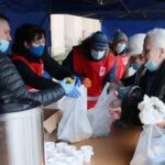 24.12.2020. Kielce. Wigilia dla osób bezdomnych i potrzebujących / Wiktor Taszłow / Radio Kielce