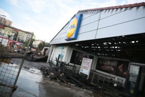 25.08.2020. Kielce. Zgliszcza marketu Lidl przy ulicy Piekoszowskiej / Wiktor Taszłow / Radio Kielce