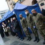 24.12.2020. Kielce. Wigilia dla osób bezdomnych i potrzebujących / Wiktor Taszłow / Radio Kielce