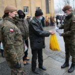 24.12.2020. Kielce. Wigilia dla osób bezdomnych i potrzebujących / Wiktor Taszłow / Radio Kielce