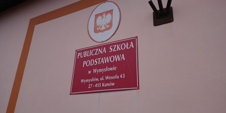 Wymysłów. Szkoła Podstawowa w Wymysłowie / Fot. Emilia Sitarska - Radio Kielce