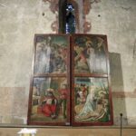 10.02.2016. Tarczek. Romański kościół świętego Idziego Opata. Tryptyk ze scenami pasyjnymi - zamknięty / Jarosław Kubalski / Radio Kielce