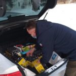 13.02.2021. Nagłowice. Pomoc żywnościowa dla rodzin z powiatu jędrzejowskiego. Na zdjęciu: Paweł Faryna - starosta jędrzejowski / Starostwo Powiatowe w Jędrzejowie