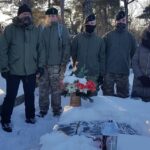 14.02.2021 Małogoszcz. Uczniowie wraz z nauczycielami na grobach bohaterów / SGPO