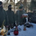 14.02.2021 Małogoszcz. Uczniowie wraz z nauczycielami na grobach bohaterów / SGPO