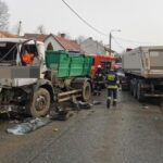 Zderzenie dwóch samochodów ciężarowych na drodze wojewódzkiej 756 z Łagowa do Nowej Słupi / Policja