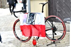 13.02.2021 Wierzchowice (woj. dolnośląskie). Pogrzeb Ryszarda Szurkowskiego / Maciej Kulczyński / PAP