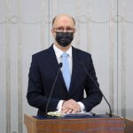 18.02.2021. Warszawa. Kandydat PiS na RPO i wiceszef MSZ Piotr Wawrzyk podczas drugiego dnia obrad Senatu w Warszawie / Mateusz Marek / PAP