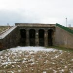 23.01.2021. Brody. Kamienna tama wodna wybudowana w 1840 roku / Robert Felczak / Radio Kielce