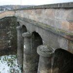 23.01.2021. Brody. Kamienna tama wodna wybudowana w 1840 roku / Robert Felczak / Radio Kielce