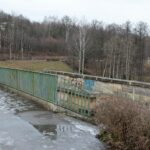 23.01.2021. Brody. Kamienna tama wodna wybudowana w 1840 roku / Robert Felczak / Radio Kielce