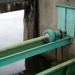 23.01.2021. Brody. Zapora i elektrownia wodna na rzece Kamiennej / Robert Felczak / Radio Kielce