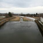 23.01.2021. Brody. Zapora i elektrownia wodna na rzece Kamiennej / Robert Felczak / Radio Kielce