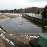 23.01.2021. Brody. Zapora i elektrownia wodna na rzece Kamiennej / Robert Felczak / Radio Kielce