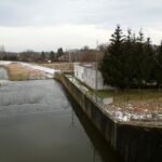 23.01.2021. Brody. Zapora i elektrownia wodna na rzece Kamiennej / Robert Felczak / Radio Kielce