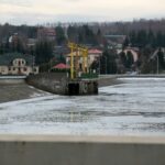 23.01.2021. Brody. Zapora i elektrownia wodna na rzece Kamiennej / Robert Felczak / Radio Kielce