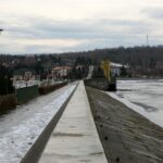 23.01.2021. Brody. Zapora i elektrownia wodna na rzece Kamiennej / Robert Felczak / Radio Kielce