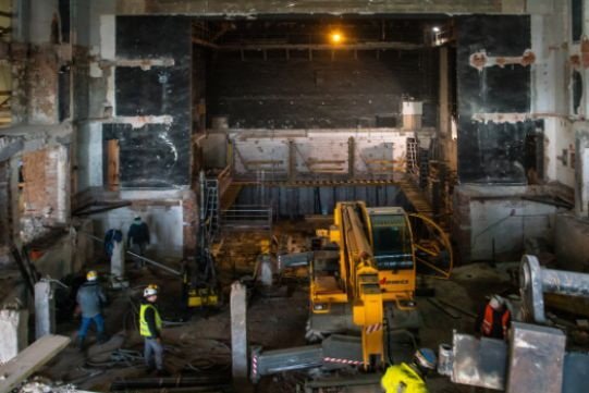 RADIO GDAŃSK. Zwyczajny remont przerodził się w wydarzenie wielkiej wagi. Takiego odkrycia w Teatrze Wybrzeże nikt się nie spodziewał - Radio Kielce Radio Gdańsk