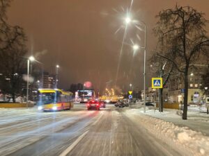 08.02.2021 Kielce. Zima na drogach / Wiktor Taszłow / Radio Kielce