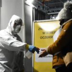 07.02.2021 Kielce. Ponowne pobieranie testów przesiewowych nauczycieli / ppor. OT Daniel Woś / ŚBOT