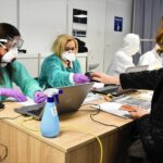 07.02.2021 Kielce. Ponowne pobieranie testów przesiewowych nauczycieli / ppor. OT Daniel Woś / ŚBOT