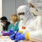 07.02.2021 Kielce. Ponowne pobieranie testów przesiewowych nauczycieli / ppor. OT Daniel Woś / ŚBOT