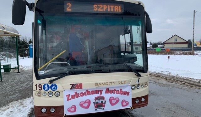 14.02.2021. Sandomierz. „Zakochany autobus” / Michał Mendak